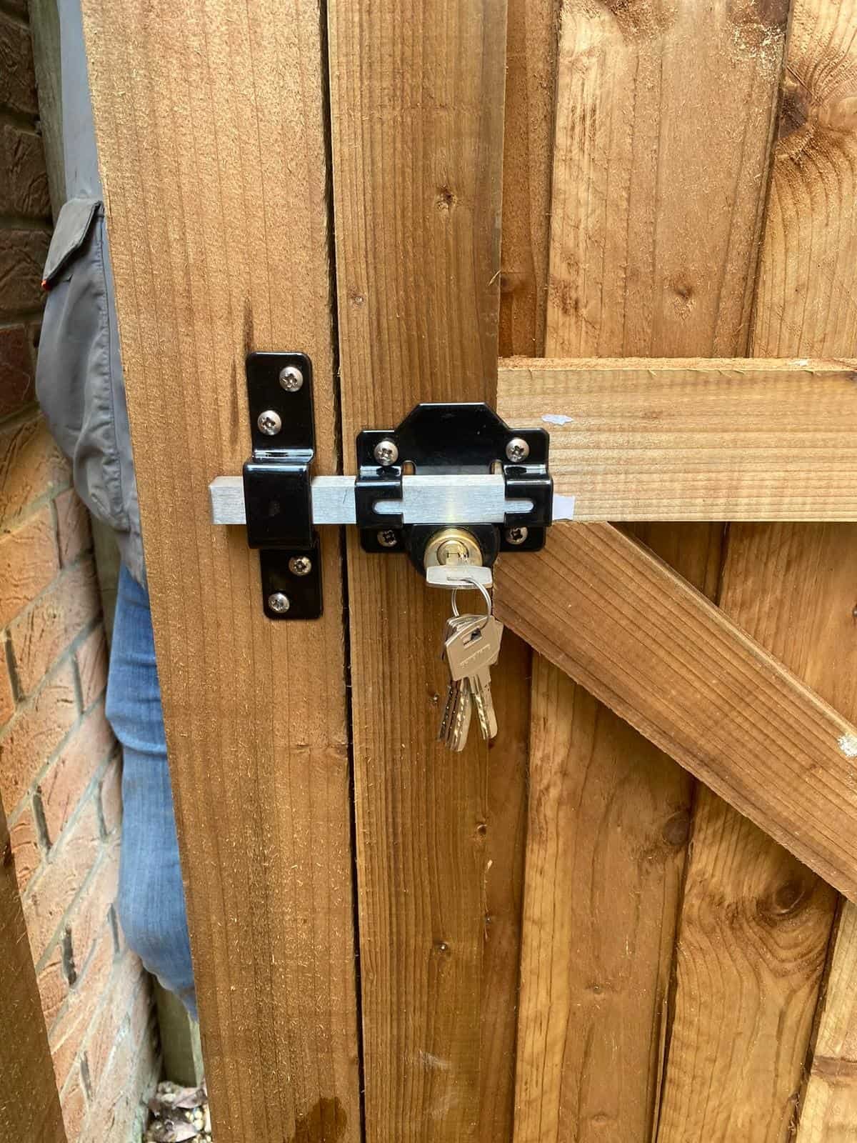 fencing Gloucester New fencing gate in Cheltenham