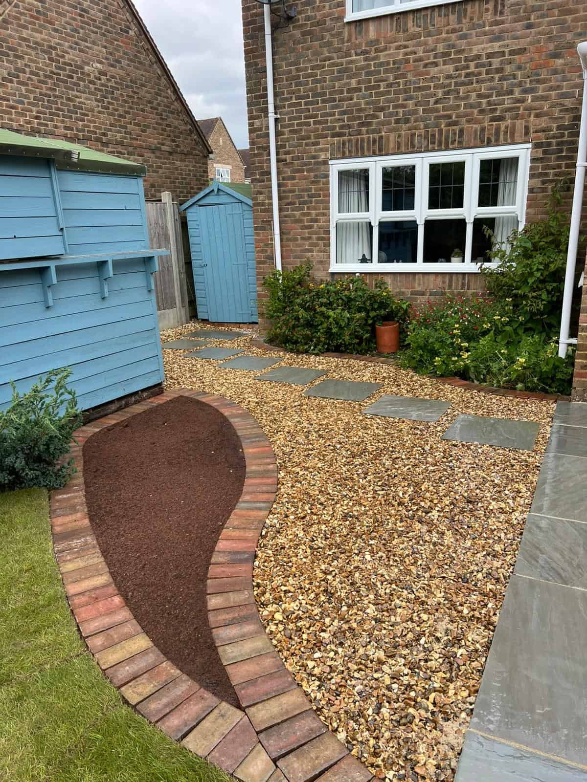 Gravel driveway with edging and membrane in Gloucestershire